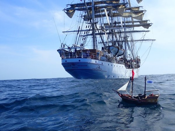 玩具海盜船用一年橫越大西洋！小主人：難以置信