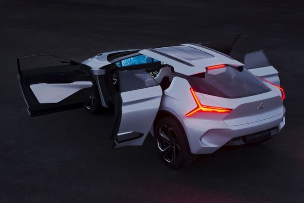 Lancer Evo 傳說不滅 三菱高層指有機會變 SUV？