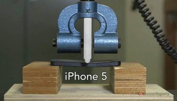 Apple 早知道 iPhone 6 機身易彎曲！ 內部文件揭真相