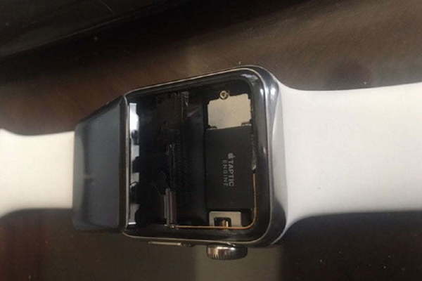 Apple Watch 屏幕容易脫落 用家集體控訴 Apple 隱瞞缺陷
