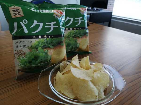港版卡樂 B 日式芫茜味薯片試食