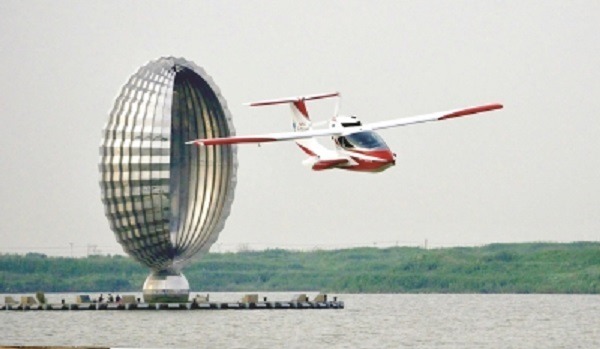 中國研發首架兩棲飛機「風翎號」成功試飛