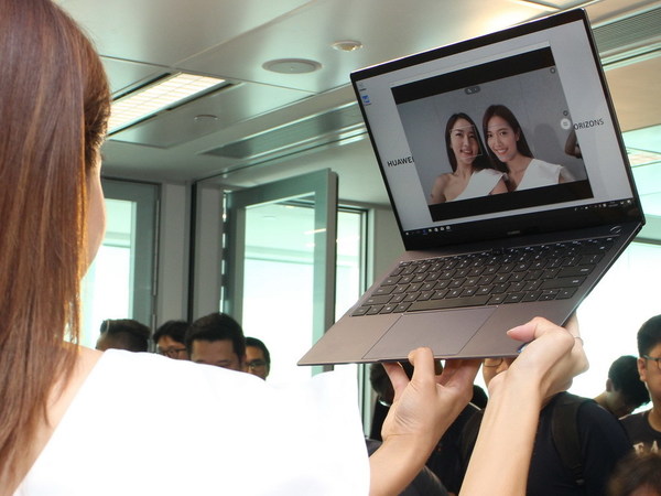 破格 Webcam   幼框型薄 Huawei MateBook X Pro 
