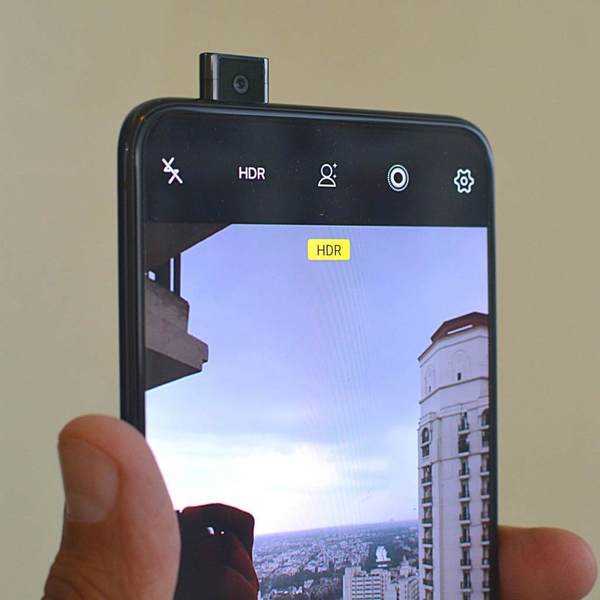 Huawei 屏幕「劉海」變圓點   設計似 Essential Phone？