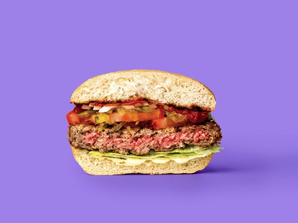 美國 FDA 評定「流血素食漢堡」Impossible Burger 為安全食用