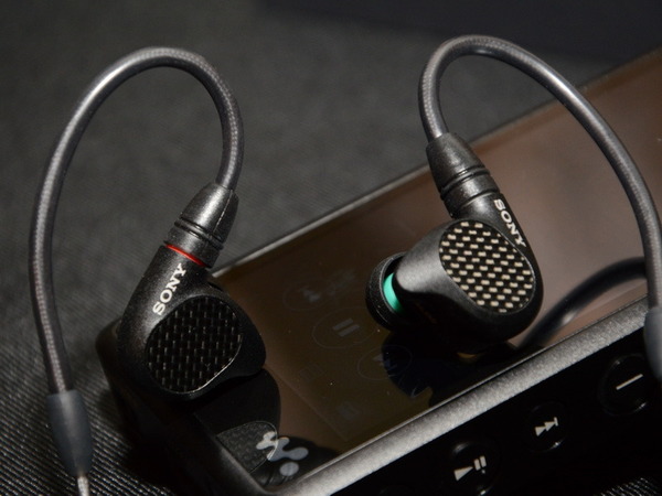 SONY 推頂級 Signature 系列音樂播放器．入耳式耳機