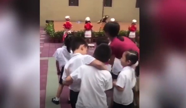 深圳幼兒園開學典禮有鋼管舞表演！？
