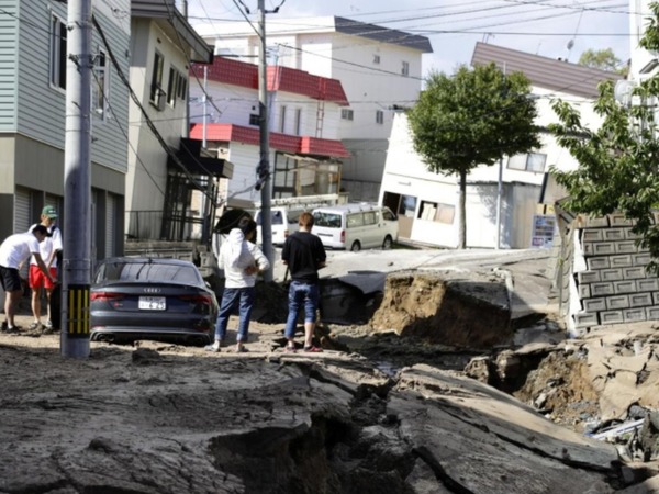 北海道發生 6.7 級地震！ 最少 120 人傷陸空交通癱瘓