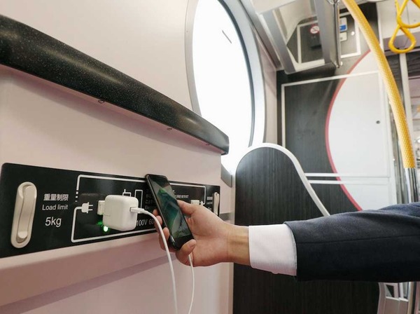 東京丸之內線換新列車！新型號設插座可為手機充電