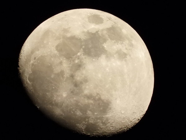 【長砲相機實測】Nikon P1000 月球表面都影到