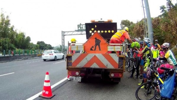 港單車團赴台環島遊 疑設定錯 GPS「汽車模式」誤闖高速公路