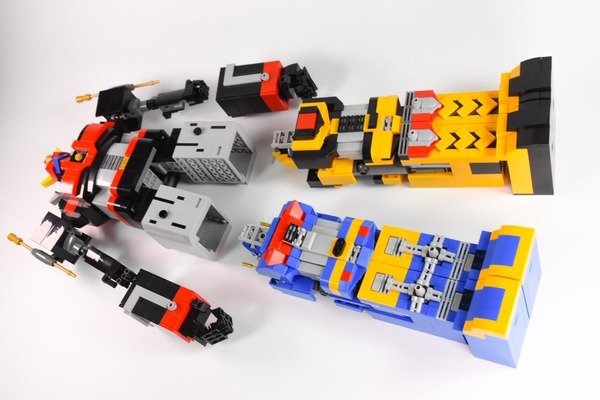 【香港人製】Lego ideas 宇宙大帝 半米高可變形合體 等你投票支持量產