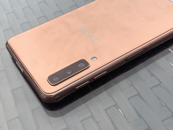 Samsung Galaxy A7、A9 港行發布 多鏡頭手機點揀好?