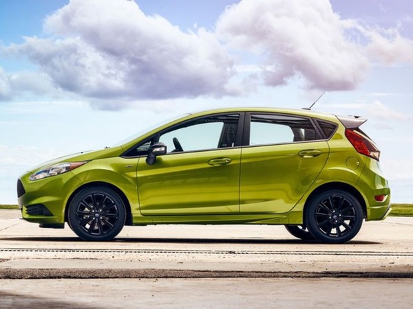 Ford 申請「去除新車味」專利  解決車內兩大難聞氣味來源