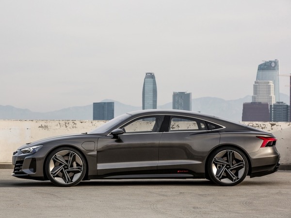 Audi e-tron GT Concept 電動車洛杉磯車展亮相！擁有 Porsche 基因？