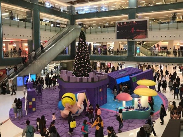 巴打嚴選香港商場「最佳」聖誕裝飾！網民：聖誕老人集體自殺？