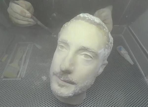3D 打印 Vs 人臉解鎖測試！五大手機四款被騙！