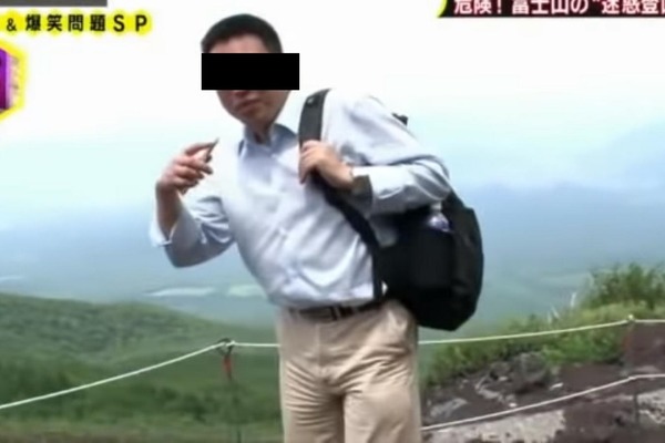 港遊客邊飲威士忌邊行富士山　被日本電視台視為「麻煩遊客」