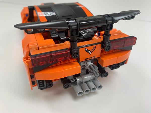 LEGO 2019 Technic 雪佛蘭超跑！Chevrolet Corvette ZR1 率先砌