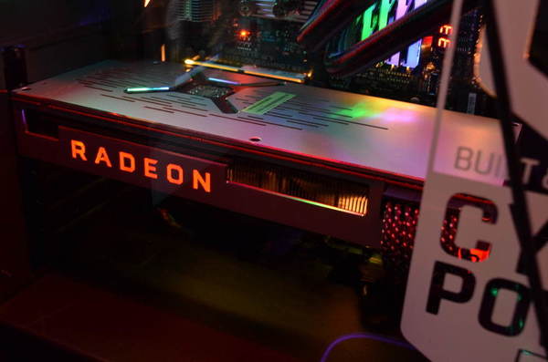 AMD Radeon VII 發布！7nm 製程‧效能超 RTX 2080！