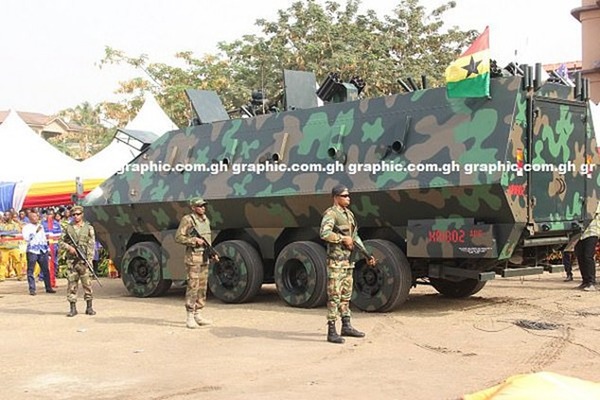 非洲加納展示軍事機械外骨骼！網民：好像國產零零漆 Boss