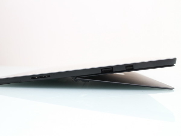 石墨黑 Microsoft Surface Pro 6     六代目機能躍升