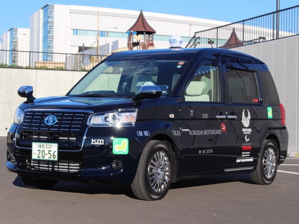 Toyota 豐田混能的士 Comfort Taxi 率先直撃！電趟門上落方便兼有 USB 充電【多圖】