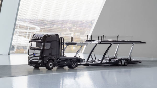 Mercedes-Benz Actros GigaSpace 拖頭模型上市！史上最大零件超精細