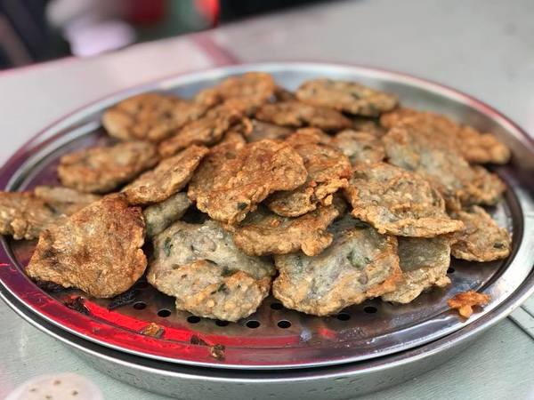 【新年掃街必去】深水埗熟食墟市四度回歸！逾百款經典街頭小食