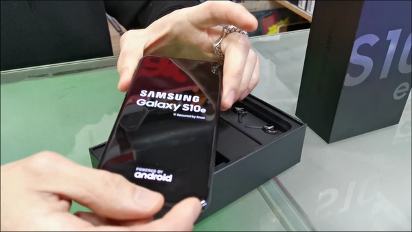 Samsung Galaxy S10e 先達火速開賣！第一口價破 HK$6,000