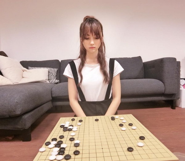 台灣美女職業棋士！日網民驚呼：千年難得一見美少女【多圖】