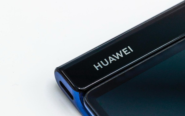 Samsung Galaxy Fold vs Huawei Mate X 規格外形價錢比較