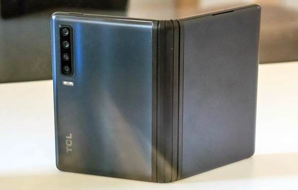 【MWC 2019】TCL 摺屏手機似 Galaxy Fold?! 平價摺機明年登場