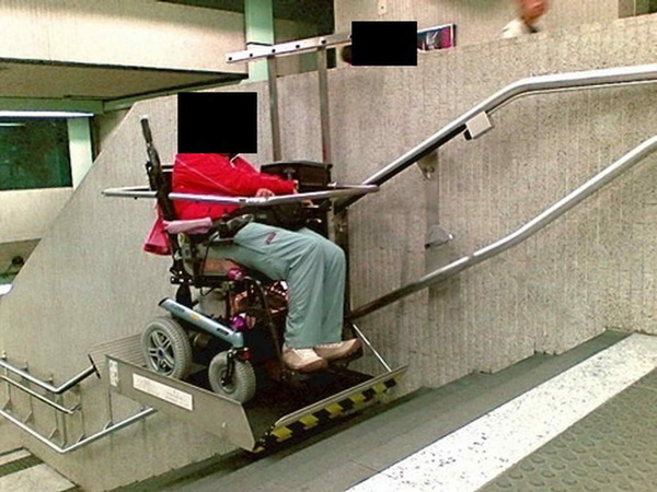 港媽要求商場職員開輪椅升降機畀小朋友「體驗」！網民：「咩家教？」