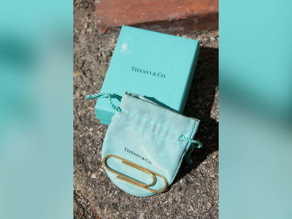 Tiffany 推萬元 18K 金萬字夾 Everyday Objects 系列專營天價日用品
