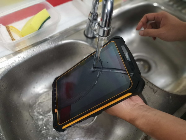 防水防塵抗撞   RugGear RG910 三重保護工業平板