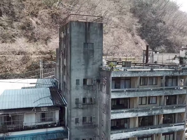 Twitter 熱傳「鬼怒川溫泉廢墟化」相片！日本網民指似足九龍城寨？