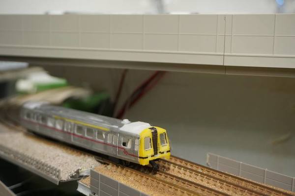 【港鐵模型 DIY】第一代地鐵、千九公主、黃頭火車、輕鐵集合！達人自製 1：160 超像真香港列車
