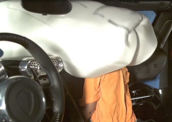 【睇片】千萬超跑 Koenigsegg 撞擊測試！CEO 講解限量版如何達成