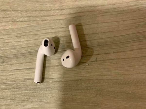 台女 AirPods 被母親當「爛耳機」棄掉！母：它線不是斷了？