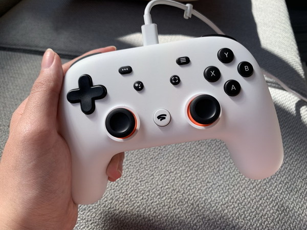 Google Stadia 遊戲手掣試玩！集 XBOX PlayStation 之大成？