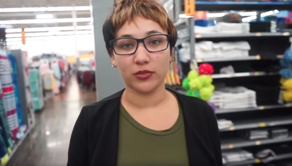 YouTuber 扮 Walmart CEO 炒人  收銀員憂丈夫醫藥費哭成淚人