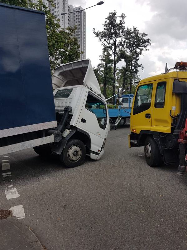 司機購入二手貨車一個月即「跪低」！網民笑稱：貨車都有低頭嘅一日