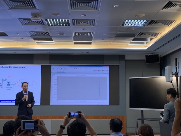 香港電訊首次展示高頻 5G 網絡威力！14 秒極速下載 2GB 檔案