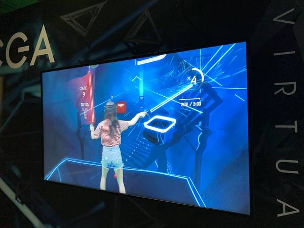 旺角CGA VR館開幕 限時任玩10大VR遊戲