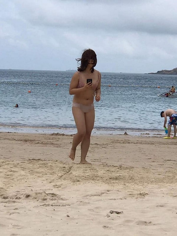 大媽著胸圍底褲於香港沙灘游水？網民驚呼：海洋生態災難