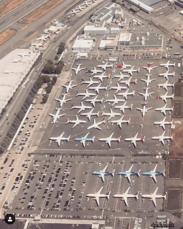 波音 737 MAX 停飛至 10 月  被迫徵用員工停車場停泊飛機