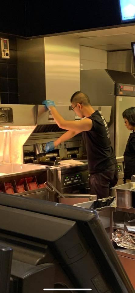 麥當勞油杯跌落地無洗無抹繼續用？拍照樓主鬧：一個星期唔再食老麥