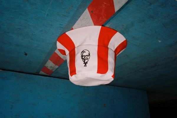 【一雞兩味】KFC 聯乘街頭品牌出限量漁夫帽  仲可以變身成雞桶！