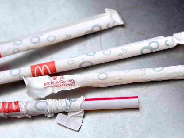 英國麥當勞承認紙飲管不能回收  歸因材質太厚